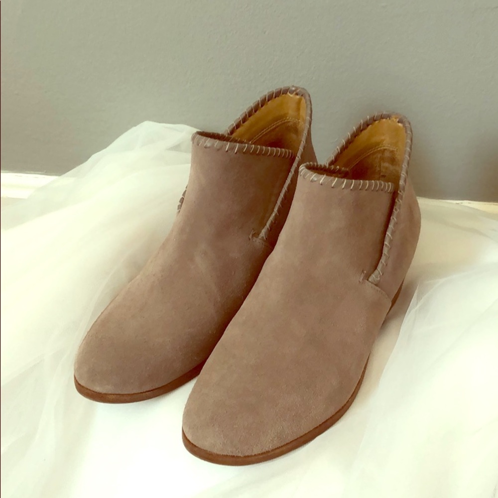 Jack Rodgers grey suede booties
